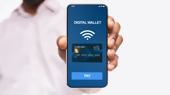 Tela de um aplicativo bancário mostrando o cartão de crédito virtual gerado, com detalhes sobre limites e validade