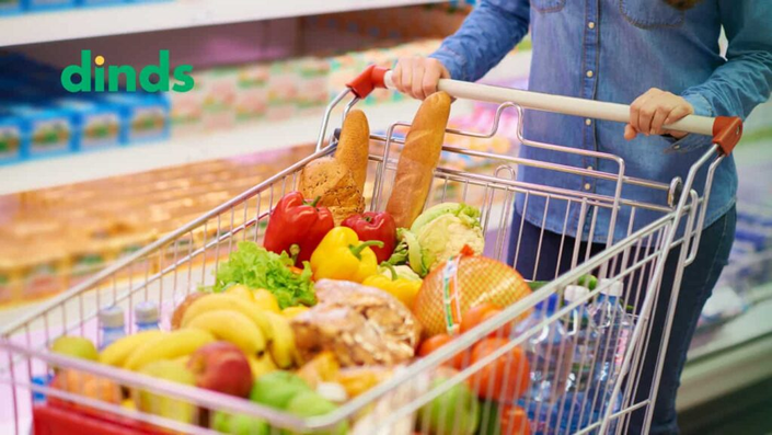 carrinho-de-supermercado-com-alimentos-variados